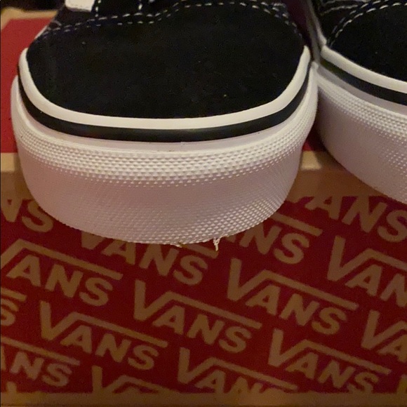Vans - Picture 6 of 7